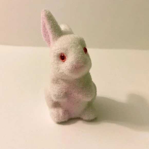 Vintage Lot of 2 Flocked White Bunny Rabbit Miniature Figures Red Eyes - Picture 5 of 14